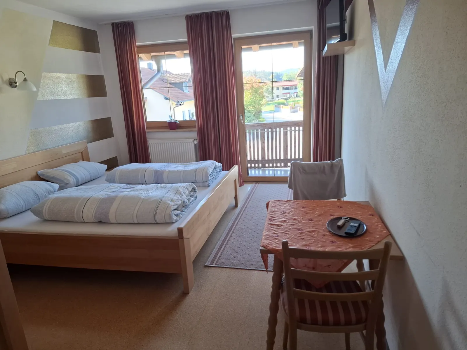 Doppelzimmer mit Balkontür